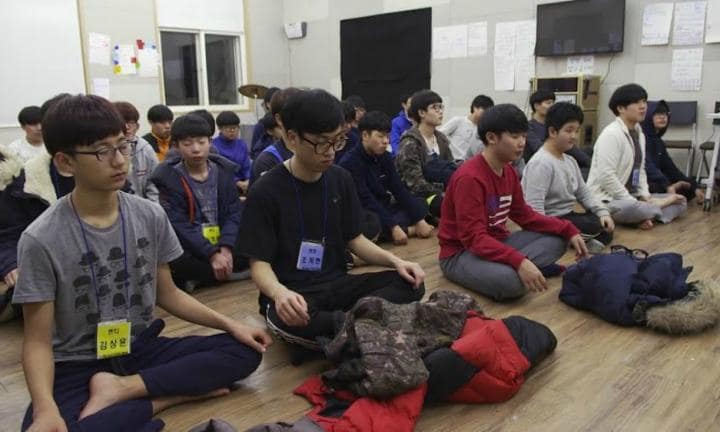 Korea Selatan Memiliki Kamp Kecanduan Internet, Bagaimana Rasanya Di Kamp Ini?